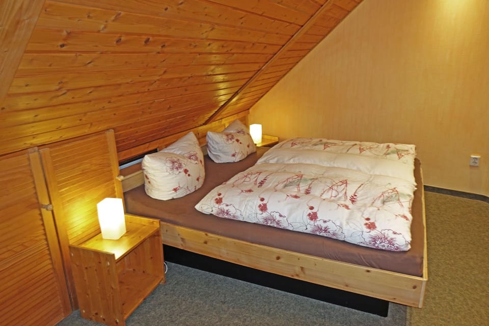 Bed, Photo of the whole room, Bedroom