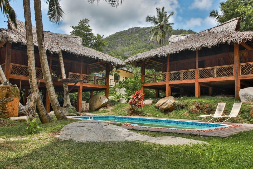 Property building, Garden, Swimming pool