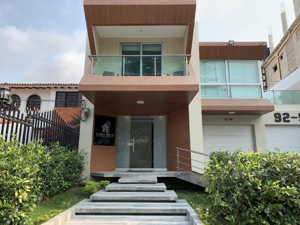Property building, Facade/entrance
