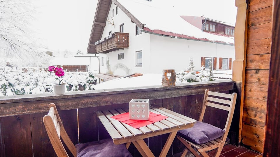 Property building, Winter, Balcony/Terrace