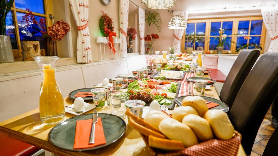 Food and drinks, Banquet/Function facilities, Buffet breakfast, Drinks