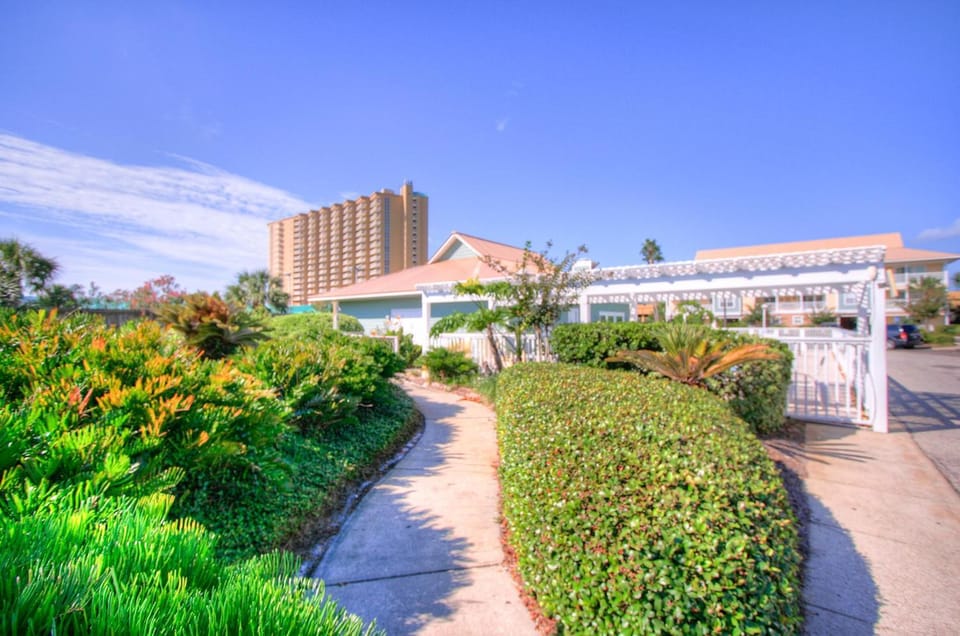 St. Martin Beachwalk Villas 131 House in Destin