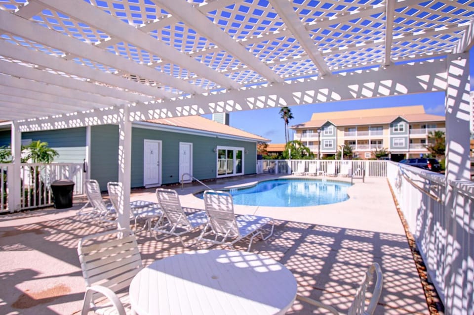 St. Martin Beachwalk Villas 131 House in Destin