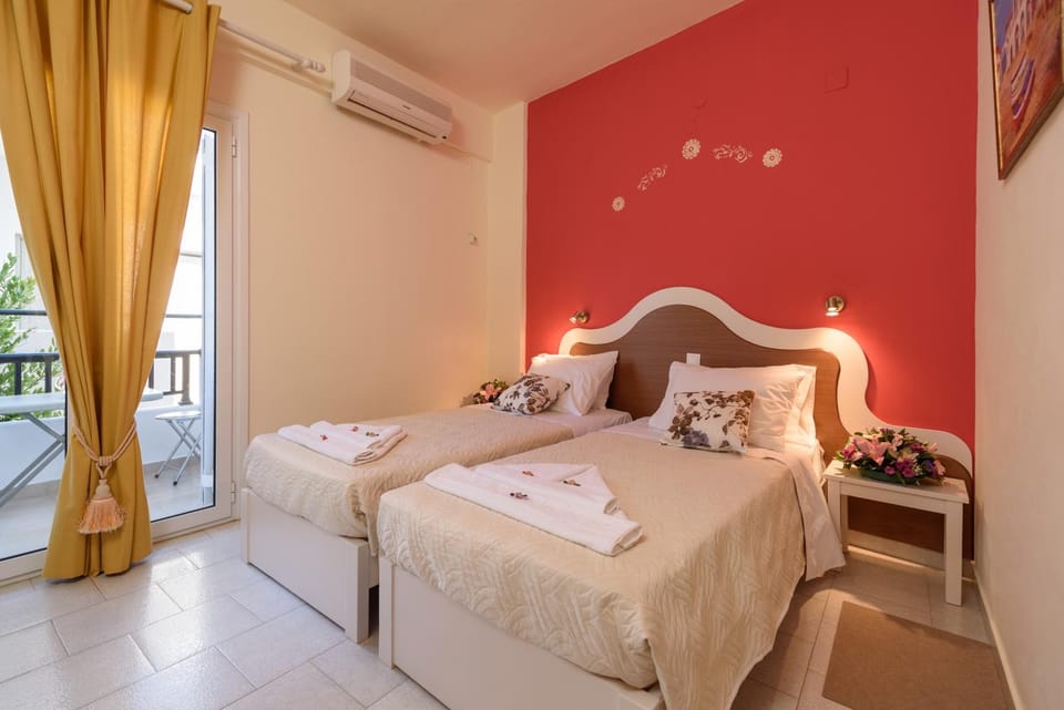 Photo of the whole room, Bedroom, air conditioner