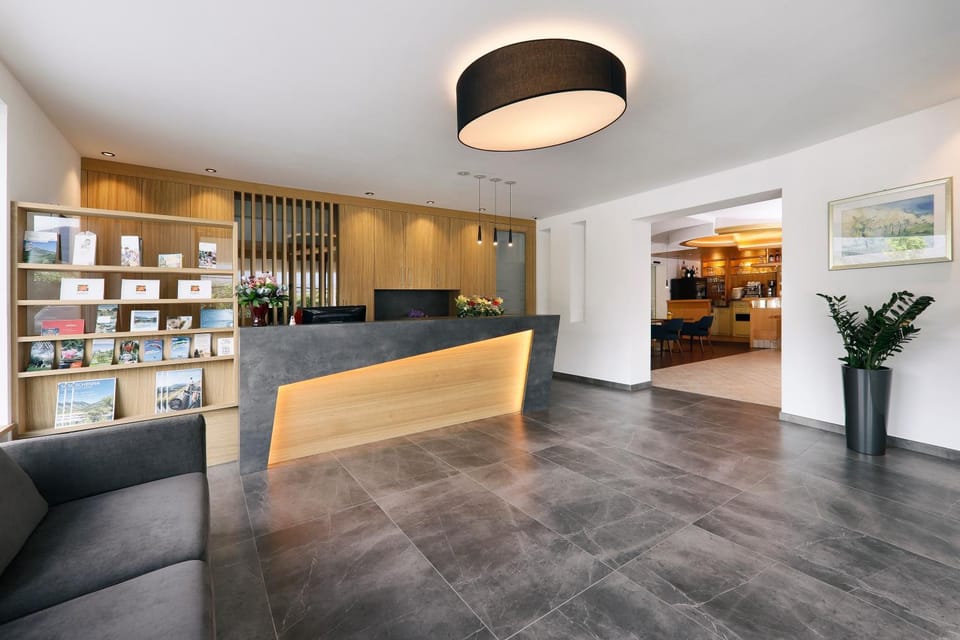 Lobby or reception, Decorative detail