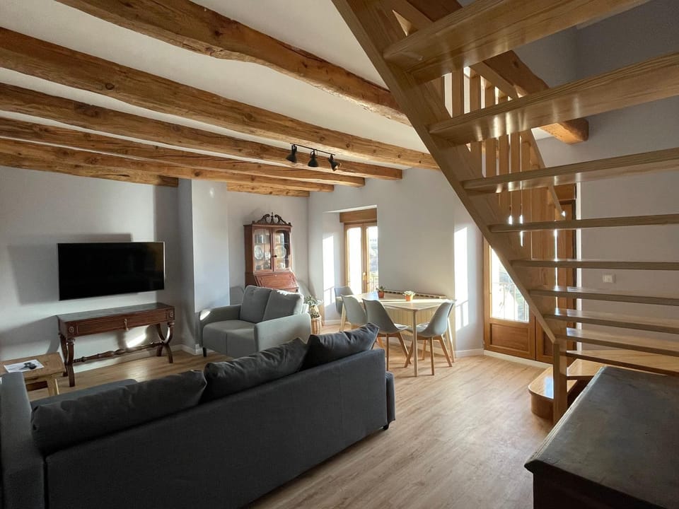 TV and multimedia, Living room, Seating area