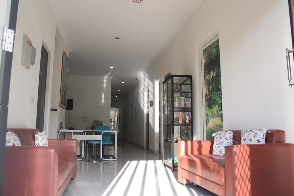 Communal lounge/ TV room, Facade/entrance, Living room, Lobby or reception, Seating area