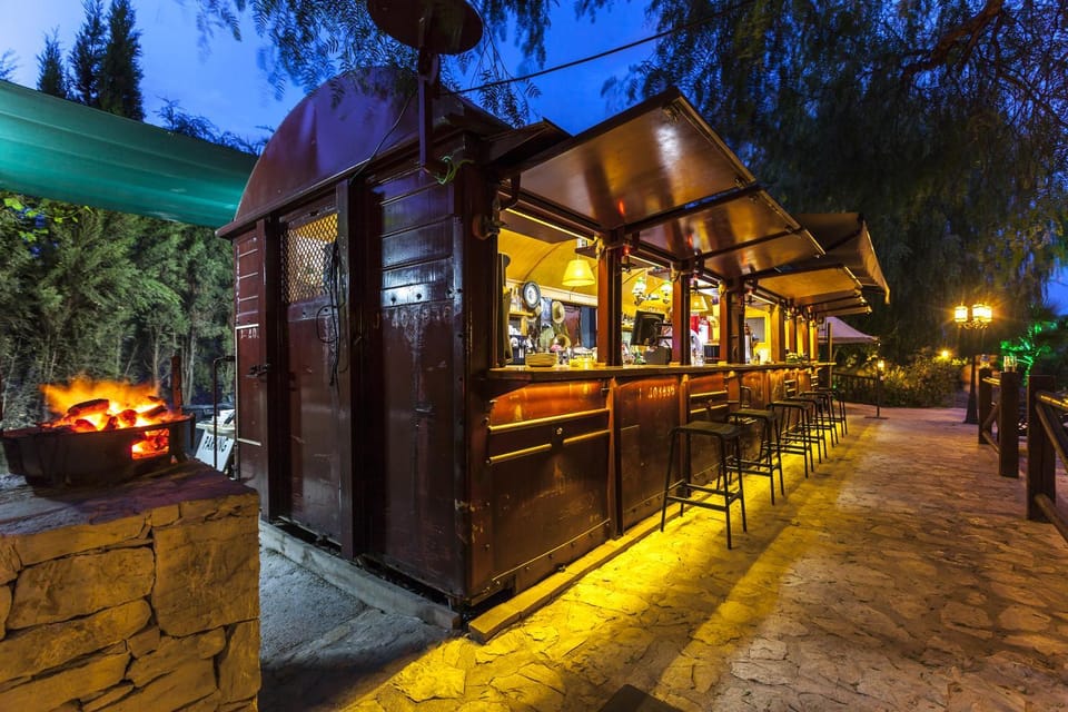Restaurant/places to eat, Night, Lounge or bar, Autumn, On site, Drinks