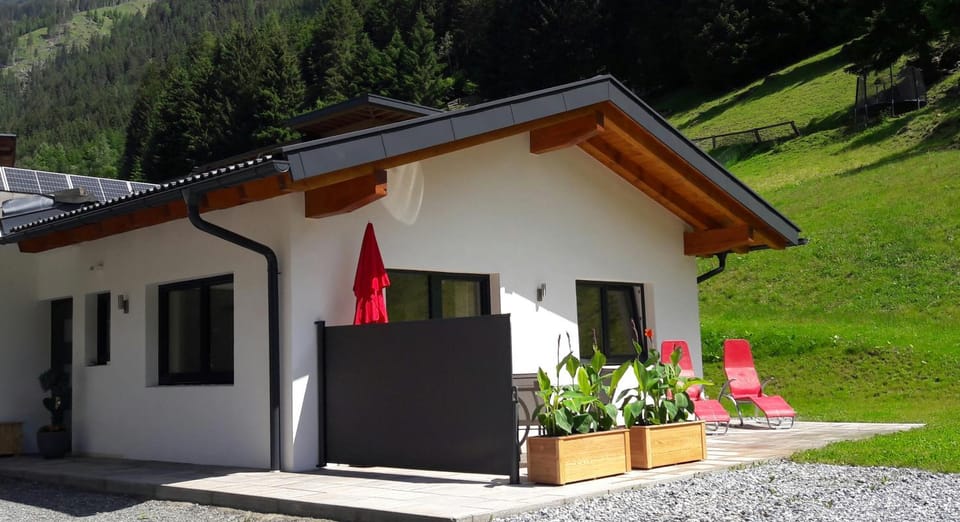 Facade/entrance, Natural landscape, Garden, Garden view, Mountain view