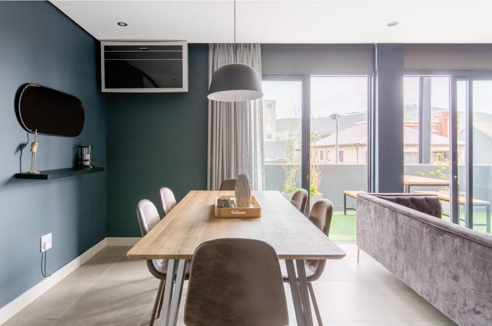 Urban luxury in the East Precinct Apartment in Cape Town
