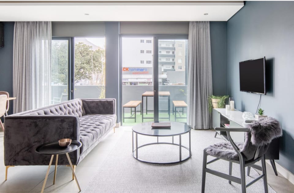 Urban luxury in the East Precinct Apartment in Cape Town