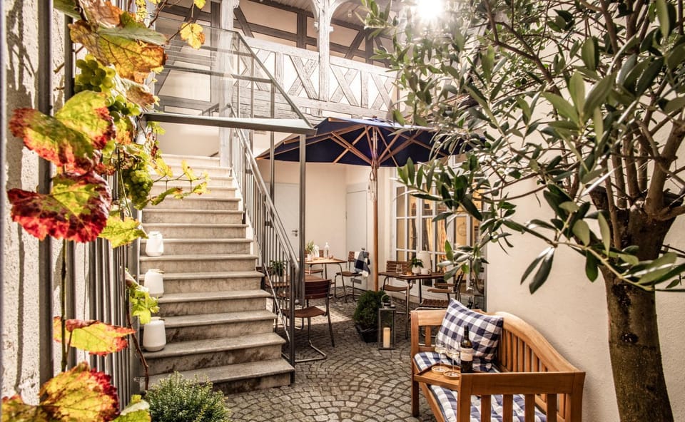 Patio, Day, Garden, Garden, View (from property/room), Balcony/Terrace, Balcony/Terrace, Seating area, Garden view, Inner courtyard view