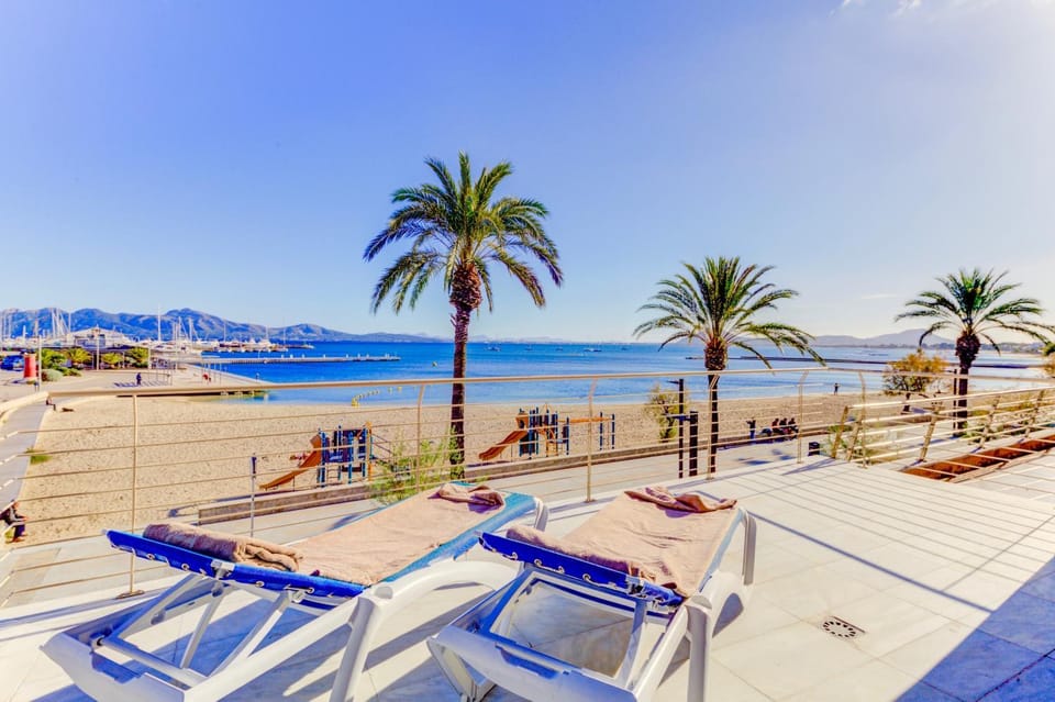 Balcony/Terrace, Beach, Sea view, sunbed