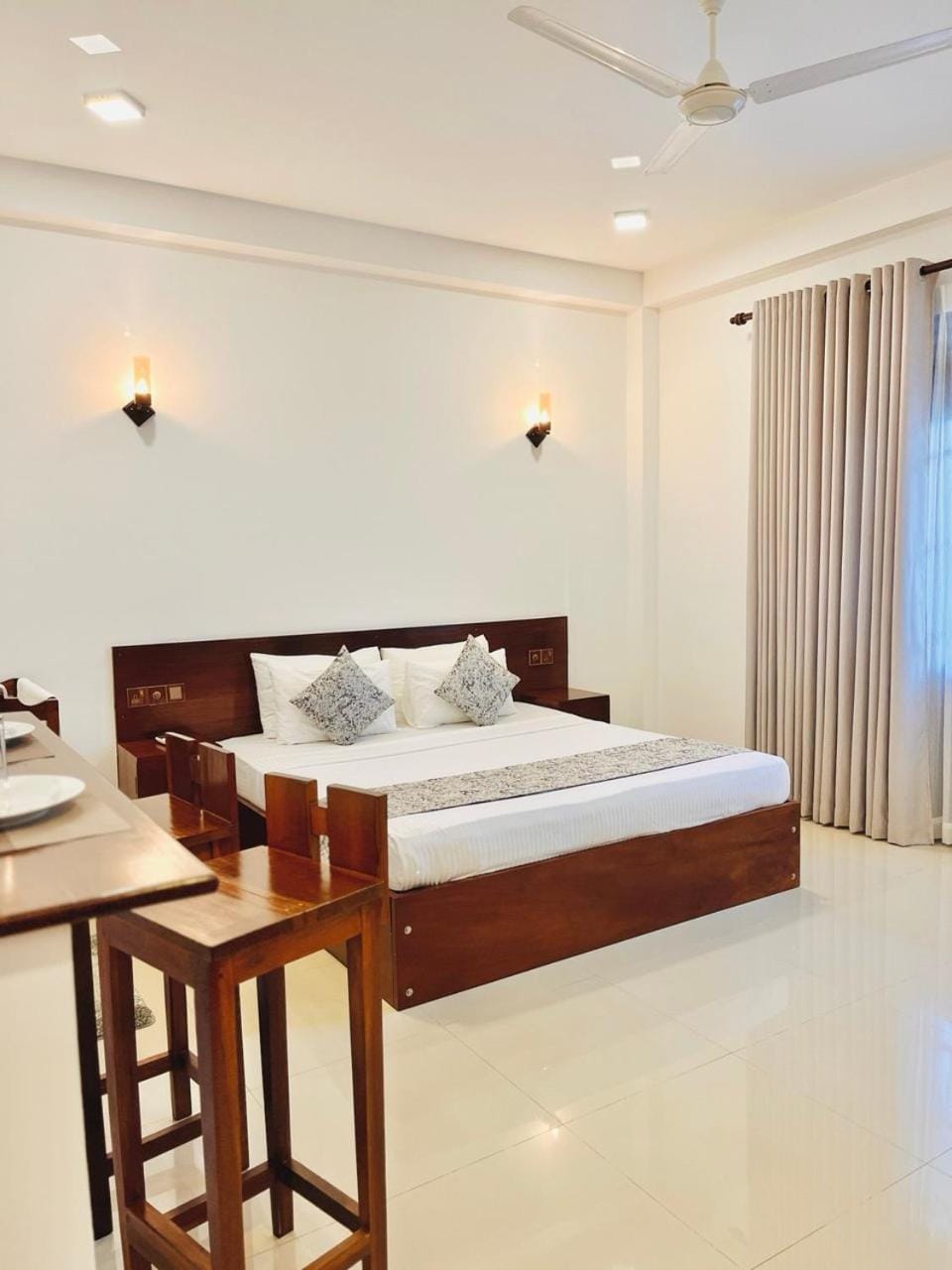 Bed, Living room, Photo of the whole room, Bedroom