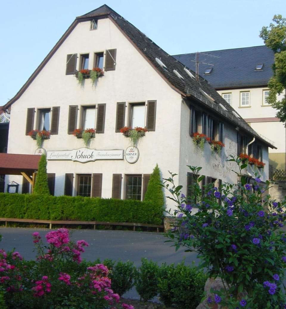 Facade/entrance