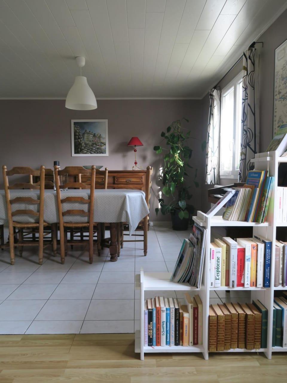 Library, Dining area