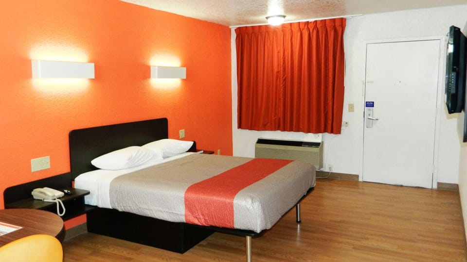 Photo of the whole room, Bedroom, On site