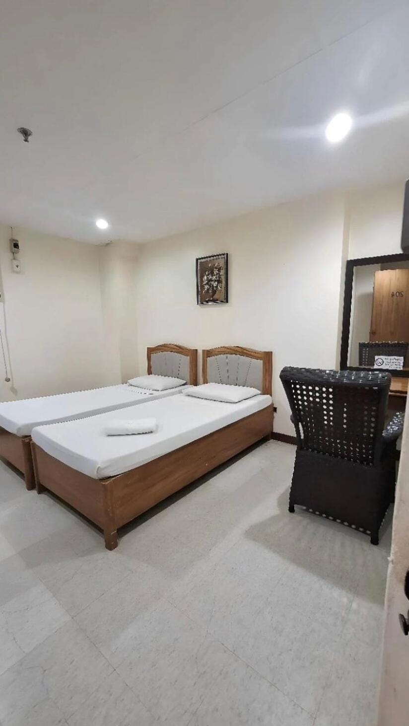 Mactan Pension House Hotel in Lapu-Lapu City