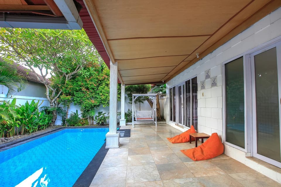 Pool view, Swimming pool
