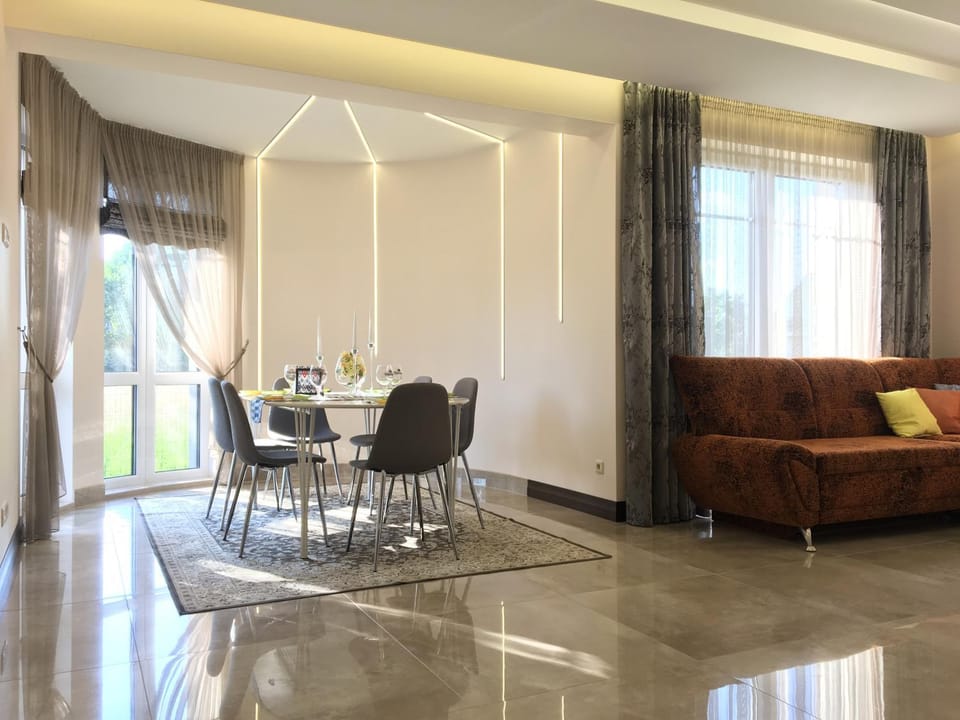 Living room, Seating area, Dining area