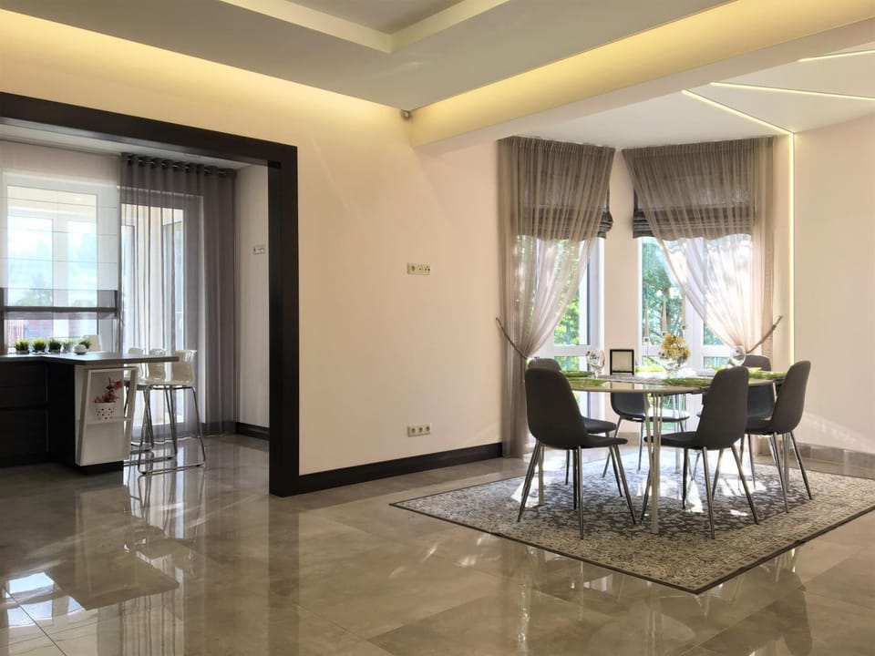 Living room, Seating area, Dining area