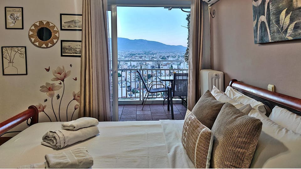 Bed, View (from property/room), View (from property/room), Bedroom, City view, City view