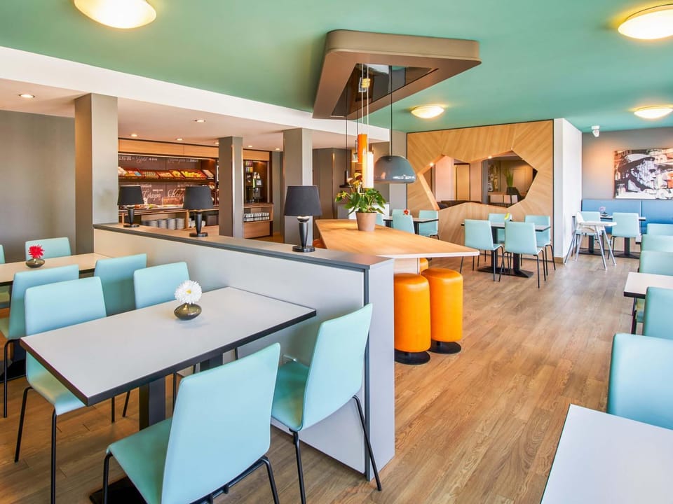 Lounge or bar, Breakfast