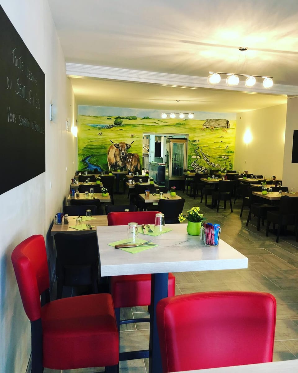 LE SENT-GINIEIS Hotel in Auvergne-Rhône-Alpes