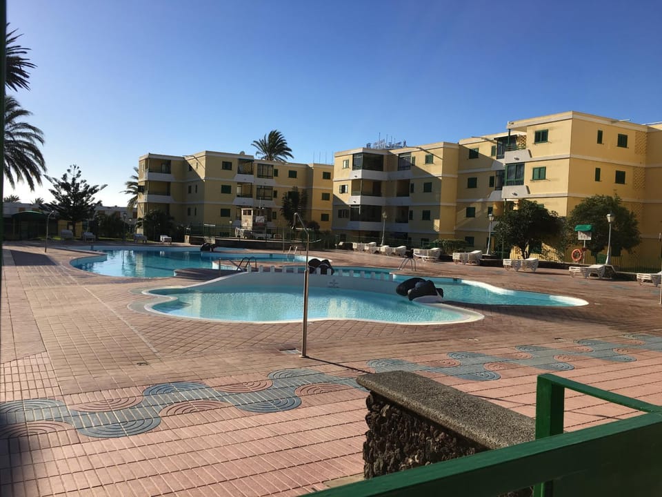 Swimming pool, Swimming pool
