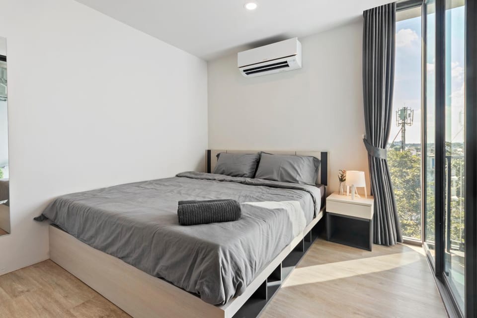 Bed, Bedroom, air conditioner
