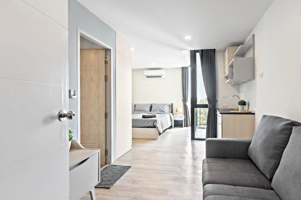 Living room, Photo of the whole room, Seating area