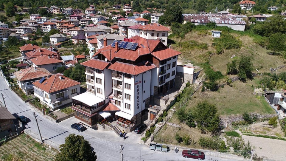 Neighbourhood, Street view