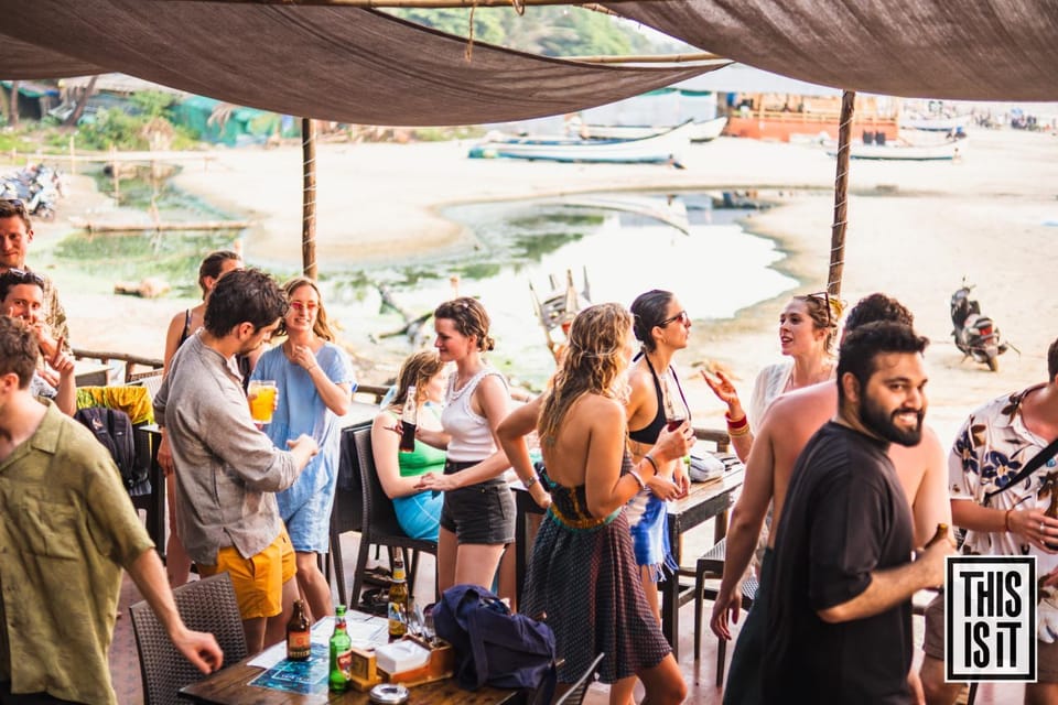 Restaurant/places to eat, People, Food and drinks, Beach, Beach, Food