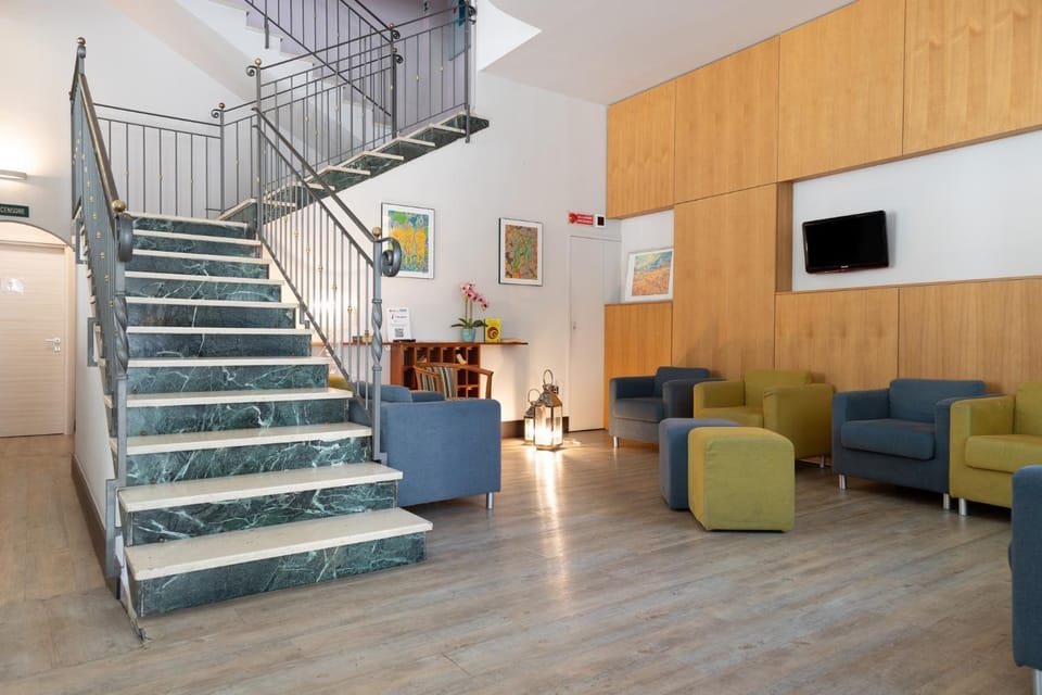 Communal lounge/ TV room, TV and multimedia, Living room, Lobby or reception, Seating area