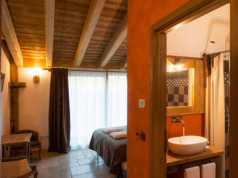 Lo Tzeno Bed and Breakfast in Aosta Valley, Italy