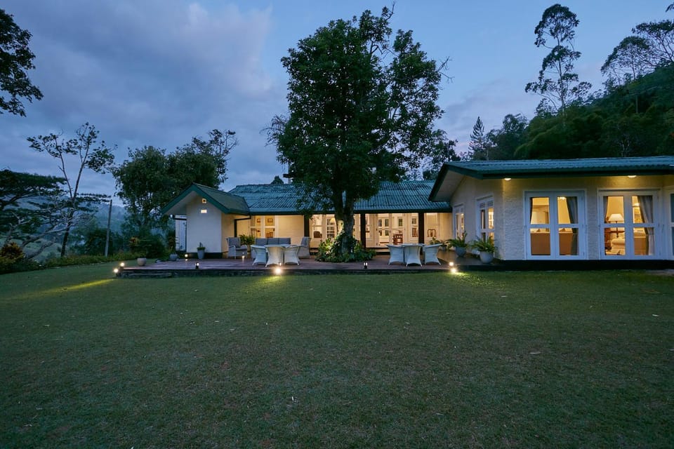 Property building, Restaurant/places to eat, Breakfast