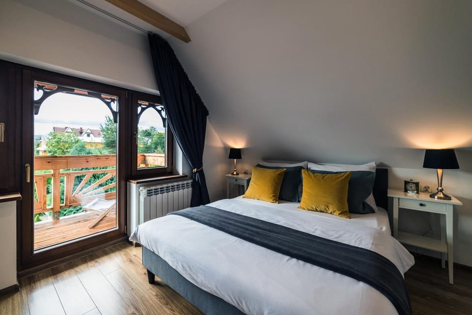 Bed, Balcony/Terrace, Photo of the whole room, Bedroom, Garden view