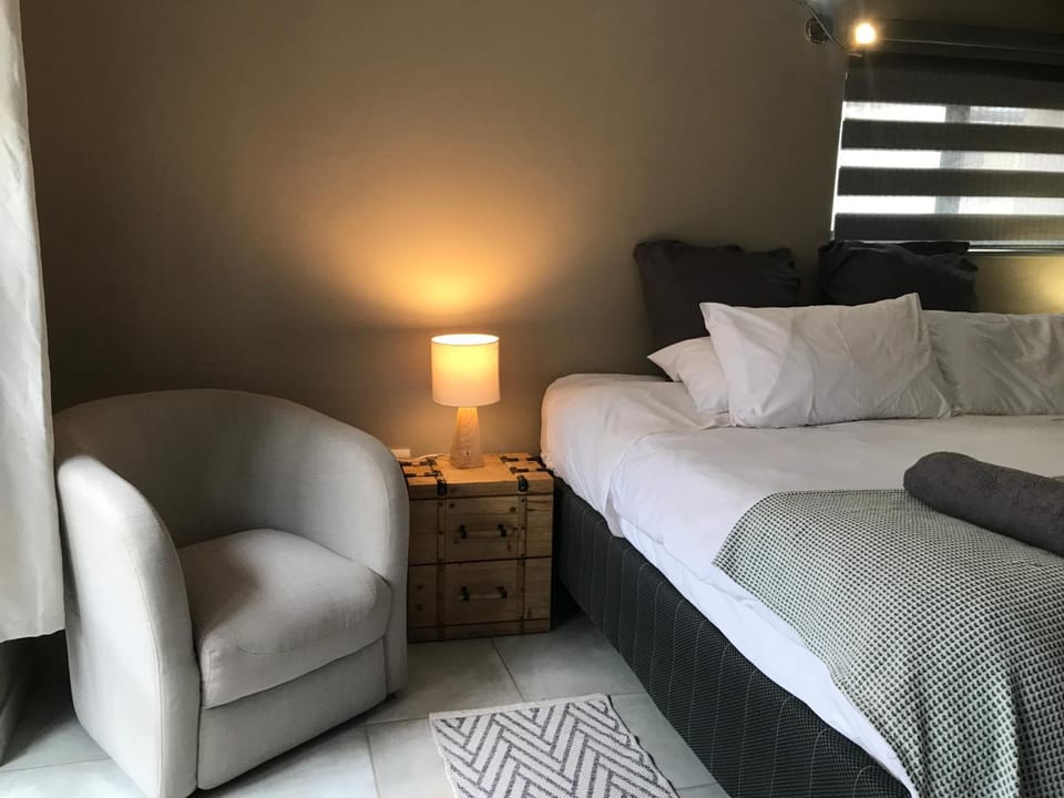 Seating area, Bedroom