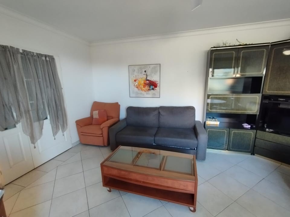 Antibes T2 Vue mer 48m2 Terrasse Parking Piscine Plage Apartment in Antibes