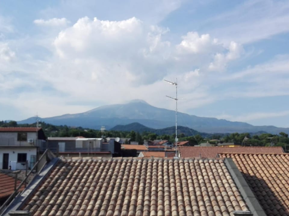 Balcony/Terrace, Landmark view, Mountain view