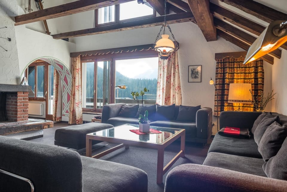 Communal lounge/ TV room, Living room