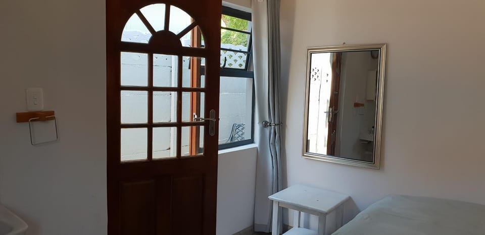 Emmaus Single Room Bed and Breakfast in South Africa