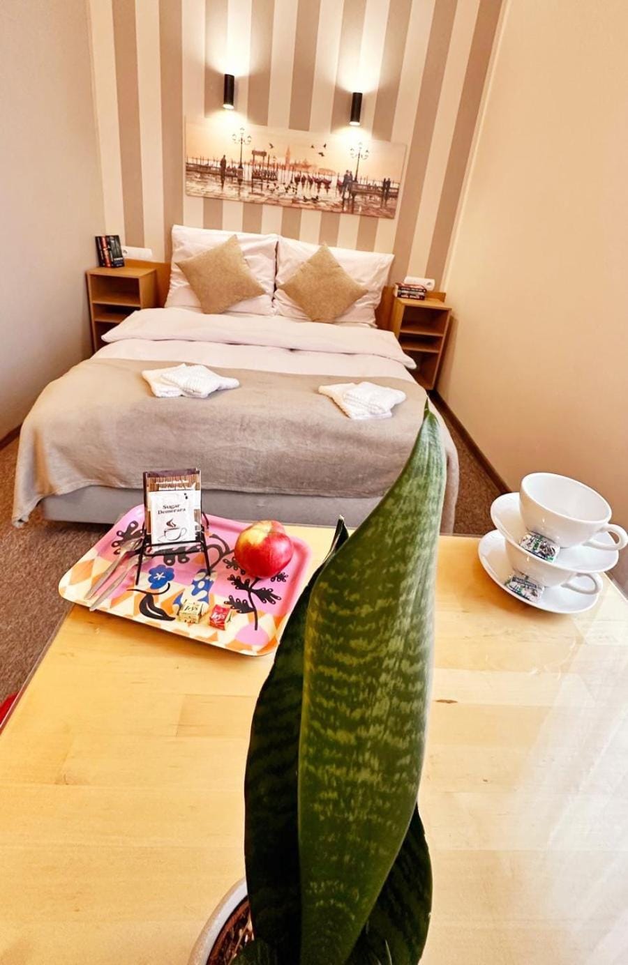 Bed, Photo of the whole room, towels