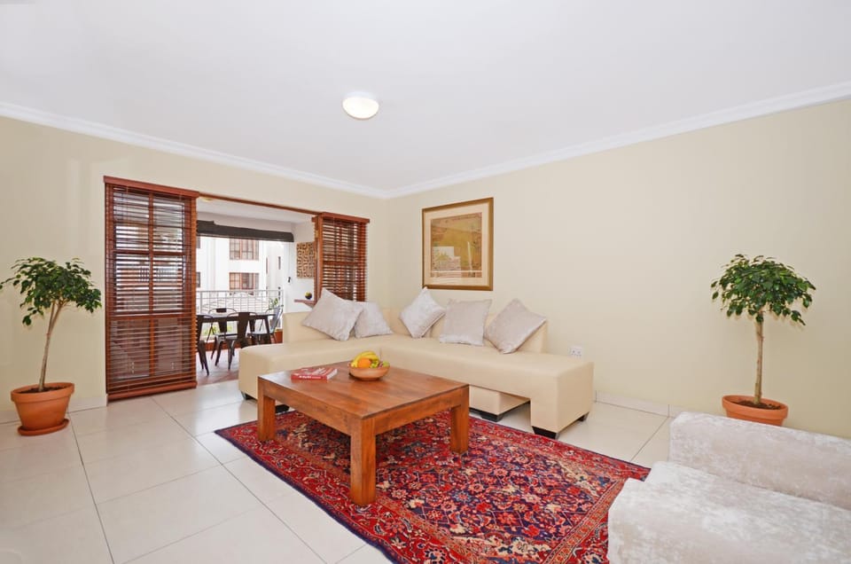 Patio, Balcony/Terrace, Living room, Lounge or bar, Seating area, Dining area