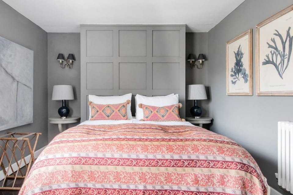 Stylish & Spacious City Center Georgian Townhouse House in Bath