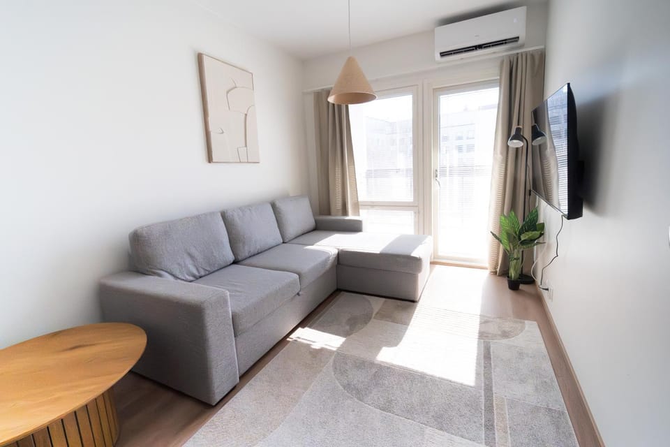 TV and multimedia, Living room, Seating area, air conditioner
