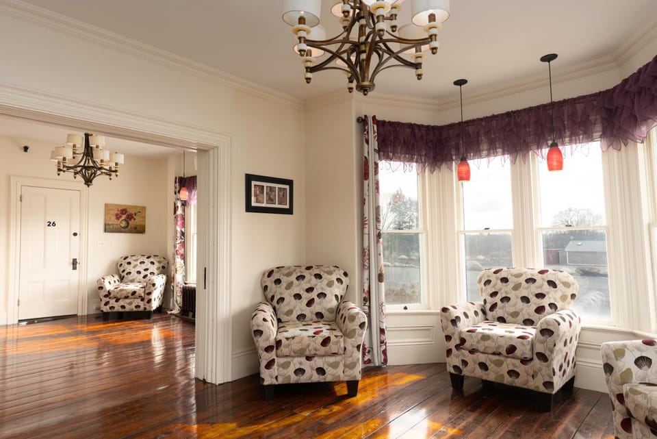 Lobby or reception, Decorative detail, Seating area