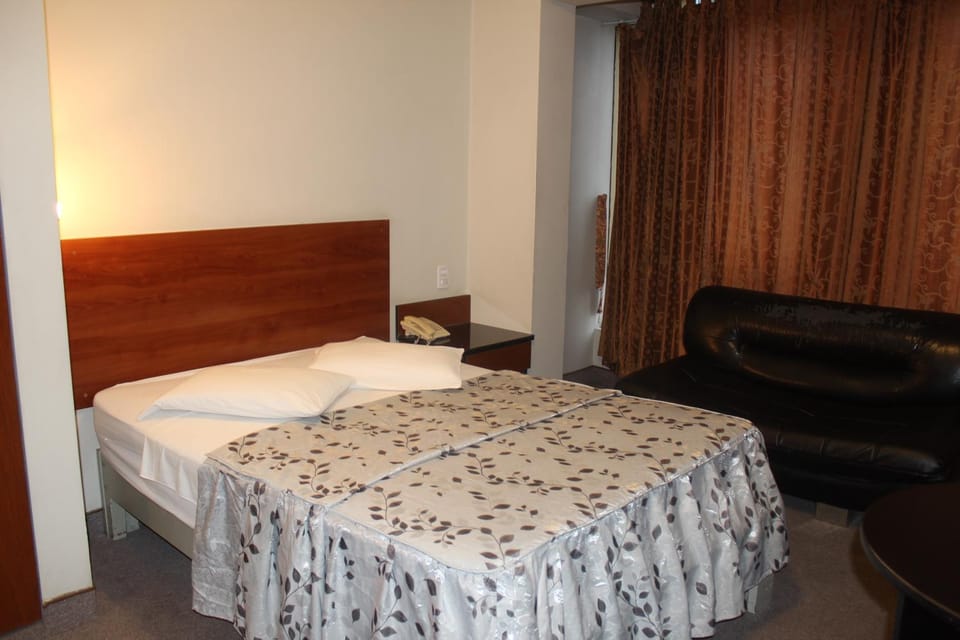 Hostal Bond Hotel in San Isidro