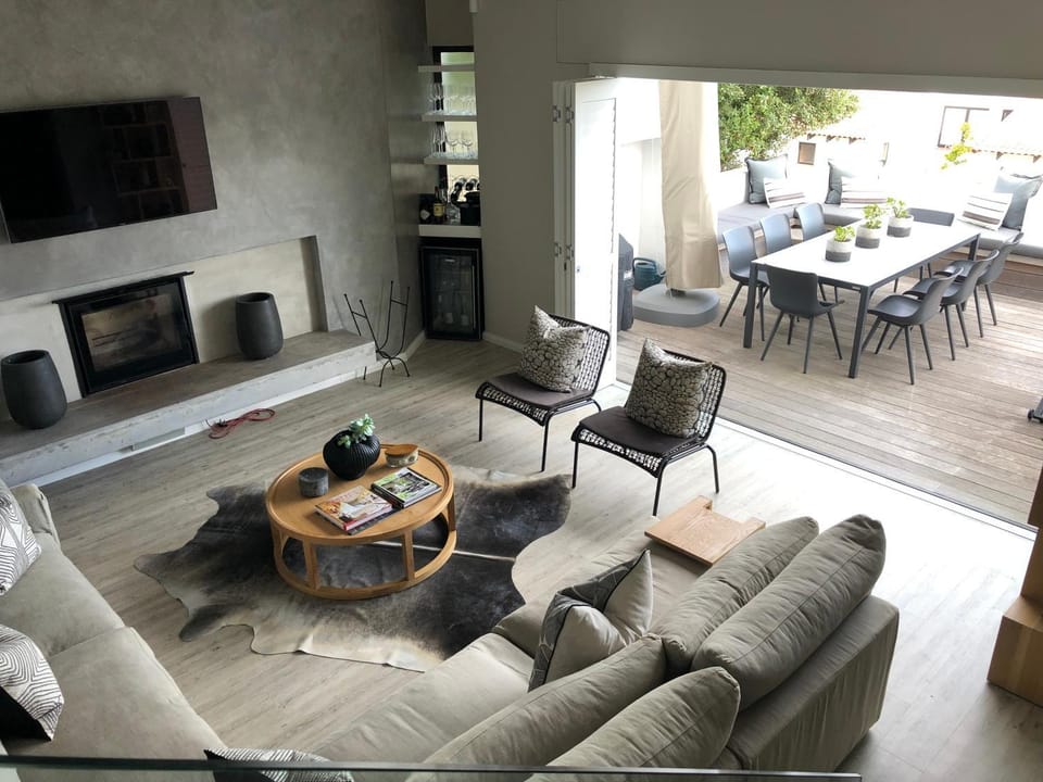Bathroom, Living room, Seating area