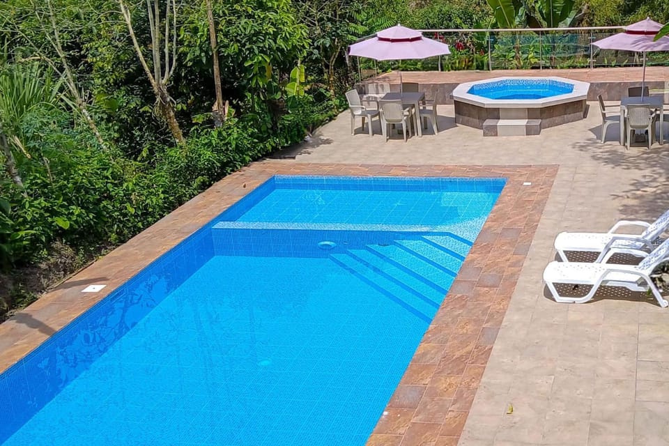 Hot Tub, Swimming pool